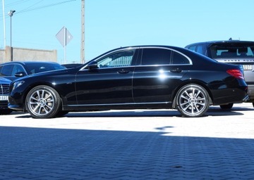 Mercedes Klasa E W213 Limuzyna Plug-in Facelifting 2.0 300e 320KM 2020 Mercedes E300e 320 koni Sedan Burmester Szyber Webasto Kamera Avantgarde, zdjęcie 26