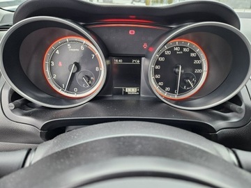 Suzuki Swift VI Hatchback Facelifting 1.2 DualJet SHVS 83KM 2021 Suzuki Swift Bezwypadkowy, Kamera, Android, zdjęcie 25