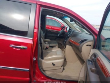 Chrysler Town &amp; Country V 2016 Chrysler Town Country Limited Platinum 2016 3.6 Benzyna 283KM, zdjęcie 10