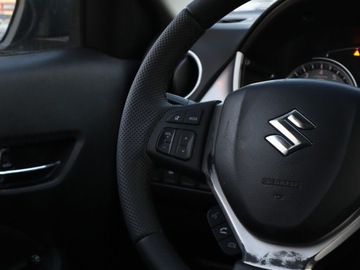 Suzuki Vitara III SUV Facelifting 1.0 BoosterJet 111KM 2019 Suzuki Vitara 1.0 BoosterJet, Salon Polska, zdjęcie 21