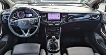 Opel Astra J GTC 1.6 Turbo ECOTEC 200KM 2017 Opel Astra 1.6T 200kM SPORT Full Led Navi Skory Grzane Fotele i Kierownica, zdjęcie 4
