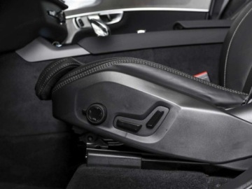 Volvo XC90 II 2025 VOLVO XC90 B5 B AWD Ultra Black Edition 7os Suv 264 KM 2025, zdjęcie 5