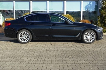 BMW Seria 5 G30-G31 Limuzyna 520d 190KM 2019 BMW Seria 5 Bezwypadek SalonPL xDrive LuxuryLine Tempomat Kamera FV, zdjęcie 3