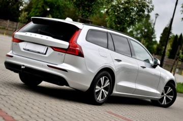 Volvo V60 II  Kombi 2.0 D3 150KM 2020 Volvo V60 2.0 D3 150KM Navi Led Climatronic Pdc, zdjęcie 4