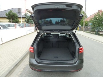 Volkswagen Passat B8 Variant 2.0 TDI BlueMotion SCR 150KM 2018 Volkswagen Passat NAWIGACJA PLHIGHLINE DSG-7PANORAMAASYSTENT PARKOWANIASKO, zdjęcie 25