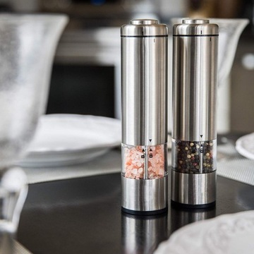 Электрическая мельница для соли и перца, стальная, автоматическая.