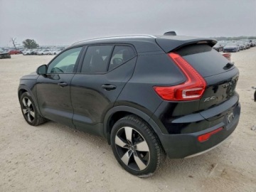 Volvo XC40 Crossover 2.0 T5 247KM 2019 Volvo XC 40 2019 VOLVO XC40 T5 MOMENTUM 2.0 Benzyna 248KM, zdjęcie 1