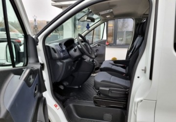 Opel Vivaro B Kombi Extra Long H1 2,9t 1.6 BiTurbo 125KM 2017 Opel Vivaro 1,6 Diesel 125km 6-Biegow Klima Serwis 9-osob 1.6 Diesel, zdjęcie 4