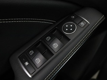 Mercedes Klasa A W176 Hatchback 5d 1.6 180 BlueEFFICIENCY 122KM 2014 Mercedes A 180 klimatyzacja półskóra kamera, zdjęcie 30