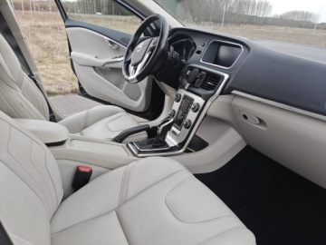 Volvo V40 II Hatchback Facelifting 2.0 D3 150KM 2016 volvo v40 Salon POLSKA, zdjęcie 2