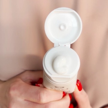 Набор Yokaba Valentine's Day DuoCare Mango крем для рук + 4 лака для ногтей