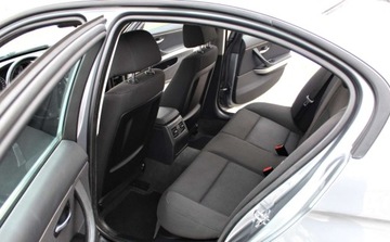 BMW Seria 3 E90-91-92-93 Limuzyna E90 320i 170KM 2009 BMW Seria 3 2.0 i Klimatyzacja automatyczna Podgrzewane fotele 1 rok gw, zdjęcie 10