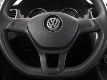 Volkswagen Golf VII Hatchback 3d Facelifting 1.0 TSI 85KM 2019 Volkswagen Golf klimatyzacja czujniki parkowania, zdjęcie 20