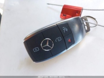 Mercedes GLC C254/X254 2022 Mercedes-Benz GLC 2022r, 4Matic, 2.0L 2.0 Benzyna 255KM, zdjęcie 13