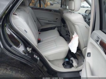 Mercedes Klasa M W164 2008 Mercedes-Benz ML 550 4Matic 2008 5.5 Benzyna 382KM, zdjęcie 7