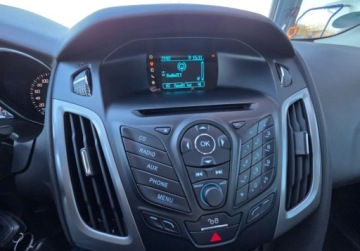 Ford Focus III Kombi Facelifting 1.0 EcoBoost 100KM 2014 Ford Focus 1.0Benz 100KM Grz.szybafotele Serwis Klima ParkasistOplaty Gwar, zdjęcie 25