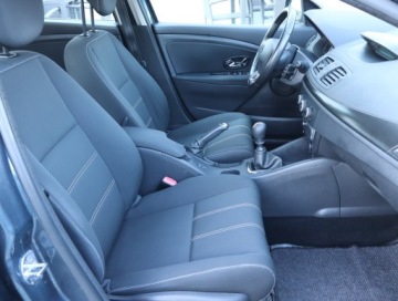 Renault Megane III Grandtour Facelifting 2013 1.2 Energy TCe 115KM 2016 Renault Megane 1.2 TCe, Salon Polska, Klima, zdjęcie 8