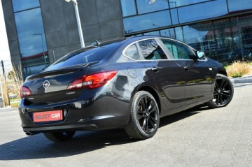 Opel Astra J Sedan 1.4 Turbo ECOTEC 140KM 2014 Opel Astra Sedan 1,4 Turbo 140Km Xenon Ledy Navi, zdjęcie 1