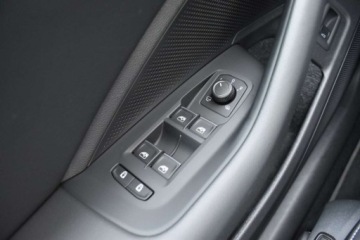 Volkswagen Passat B8 Variant Facelifting 2.0 TDI SCR 150KM 2024 Volkswagen Passat SalonPL 2.0TDI DSG Elegance IQ.Drive Kam360 Masaz Ambien, zdjęcie 25