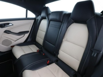 Mercedes CLA C117 Shooting Brake 1.6 180 122KM 2016 Mercedes CLA 180 automat skóra klima auto navi, zdjęcie 16
