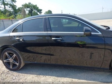 Mercedes Klasa A W177/V177 2022 Mercedes-Benz Klasa A 2022r., 2.0l, od ubezpieczalni 2.0 Benzyna 188KM, zdjęcie 7