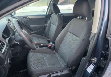 Volkswagen Golf VI Hatchback 5d 1.6 TDI-CR DPF BlueMotion 105KM 2010 Volkswagen Golf 1.6Dieselserwisprosto z Niemiec 1.6 Diesel 105KM, zdjęcie 14