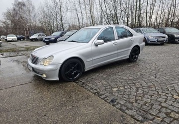 Mercedes Klasa C W203 Sedan W203 2.1 (C 200 CDI) 116KM 2002 Mercedes-Benz Klasa C Mercedes-Benz Klasa C 20..., zdjęcie 1