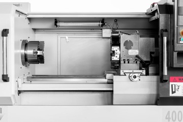 Токарный станок с ЧПУ по металлу с плоской станиной 400x1000, гидравлический патрон и задняя бабка