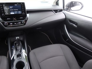 Toyota Corolla XII Sedan 1.8 Hybrid 122KM 2022 Toyota Corolla 1.8 Hybrid, Salon Polska, zdjęcie 7