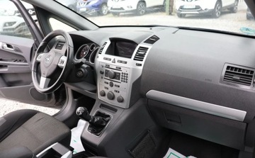 Opel Zafira B 1.8 ECOTEC 140KM 2009 Opel Zafira 7-osobowy, Nawigacja, Multifunkcja, Czujniki parkowania. 1.8, zdjęcie 9