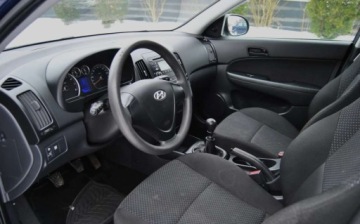 Hyundai i30 I CW Facelifting 1.4 DOHC 109KM 2010 Hyundai i30 GWARANCJA, 2010r, 1.4 Benzyna, ISOFIX, Maly przebieg, Ladnie u, zdjęcie 4