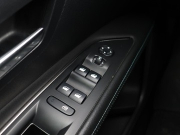 Peugeot 3008 II Crossover 1.2 PureTech 130KM 2020 Peugeot 3008 1.2 PureTech, Salon Polska, zdjęcie 17