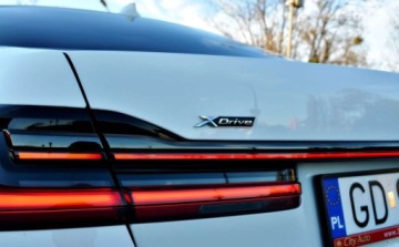 BMW Seria 7 G11-G12 Sedan Facelifting 4.4 750i 530KM 2020 BMW Seria 7 M-Pakiet X-Drive Maly przebieg, Bogata wersja wyposazenia,, zdjęcie 33