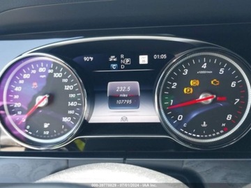 Mercedes Klasa E W213 2019 Mercedes-Benz Klasa E 2019 Mercedes-Benz E-Class E 300 RWD Sedan 2.0 241KM, zdjęcie 8