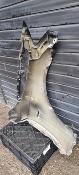 BLATNÍK LEVÝ PŘEDNÍ LEXUS IS220 IS250