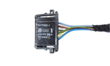 VW AUDI SKODA ЗАГЛУШКА СИДЕНЬЯ CUBE 3D0972708A