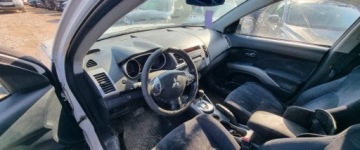 Mitsubishi Outlander II 2011 Mitsubishi Outlander 2011r, 2.4 LPG. AUTOMAT. Przetarty lewy bok. Jezdzi., zdjęcie 10