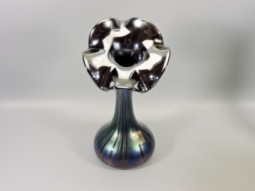 Ваза Joska Design Loetz из переливчатого стекла Flower 1960