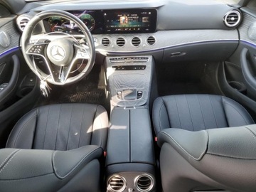 Mercedes Klasa E W213 2021 Mercedes-Benz Klasa E 2021r., 350 4MATIC, od ubezpieczalni 2.0 Benzyna, zdjęcie 7