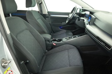 Volkswagen Golf VII Hatchback 5d Facelifting 1.5 TSI ACT 150KM 2020 VW Golf 1.5 eTSI, Salon Polska, Automat, Klima, zdjęcie 6