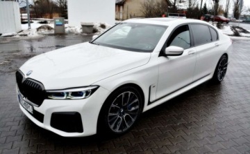 BMW Seria 7 G11-G12 Sedan Facelifting 4.4 750i 530KM 2020 BMW Seria 7 M-Pakiet X-Drive Maly przebieg, Bogata wersja wyposazenia,, zdjęcie 18