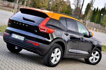 Volvo XC40 Crossover Facelifting 1.5 T2 129KM 2022 Volvo XC 40 1,5 Benzyna 130KM_T2_R Design_Full, zdjęcie 2