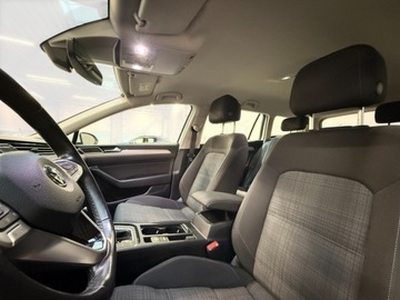 Volkswagen Passat B8 Variant Facelifting 2.0 TDI SCR 150KM 2020 Volkswagen Passat 2.0 TDI 150KM DSG, Salon Polska,, zdjęcie 17