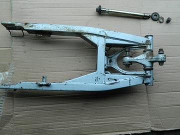 WAHACZ TULEJKA OŚ SUZUKI DR 650 93R