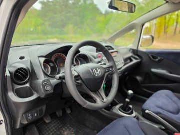 Honda Jazz III 1.2 i-VTEC 90KM 2012 Honda Jazz 1.2 Benzyna 5-Drzwi Klima Swiezy Serwis Super Stan 1.2 90KM, zdjęcie 16