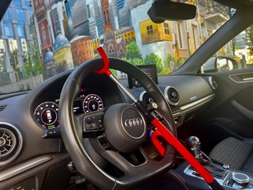 ЗАМОК РУЛЕВОГО КОЛЕСА АВТОМОБИЛЯ ПРОТИВОУГОННЫЙ