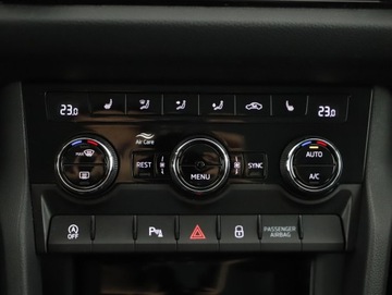 Skoda Kodiaq I SUV 1.5 TSI ACT 150KM 2021 Skoda Kodiaq Ambition ! Kamera Cofania ! Nagłośnie, zdjęcie 17