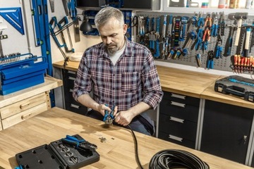 АВТОМАТИЧЕСКИЙ СНЯТНИК ИЗОЛЯЦИИ 210 мм 0,05–10 мм² Hoegert Technik HT1P182