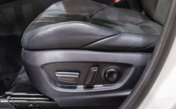 Toyota C-HR I Crossover Facelifting 2.0 Hybrid Dynamic Force 184KM 2023 Toyota C-HR 2.0 Hybrid GR Sport 2.0 Hybryda 184KM, zdjęcie 33