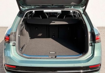 Volkswagen Passat B8 Variant Facelifting 2.0 TDI SCR 150KM 2024 Volkswagen Passat Variant Reflektory IQ Light Matrix Masaz Alcantara Sa, zdjęcie 14